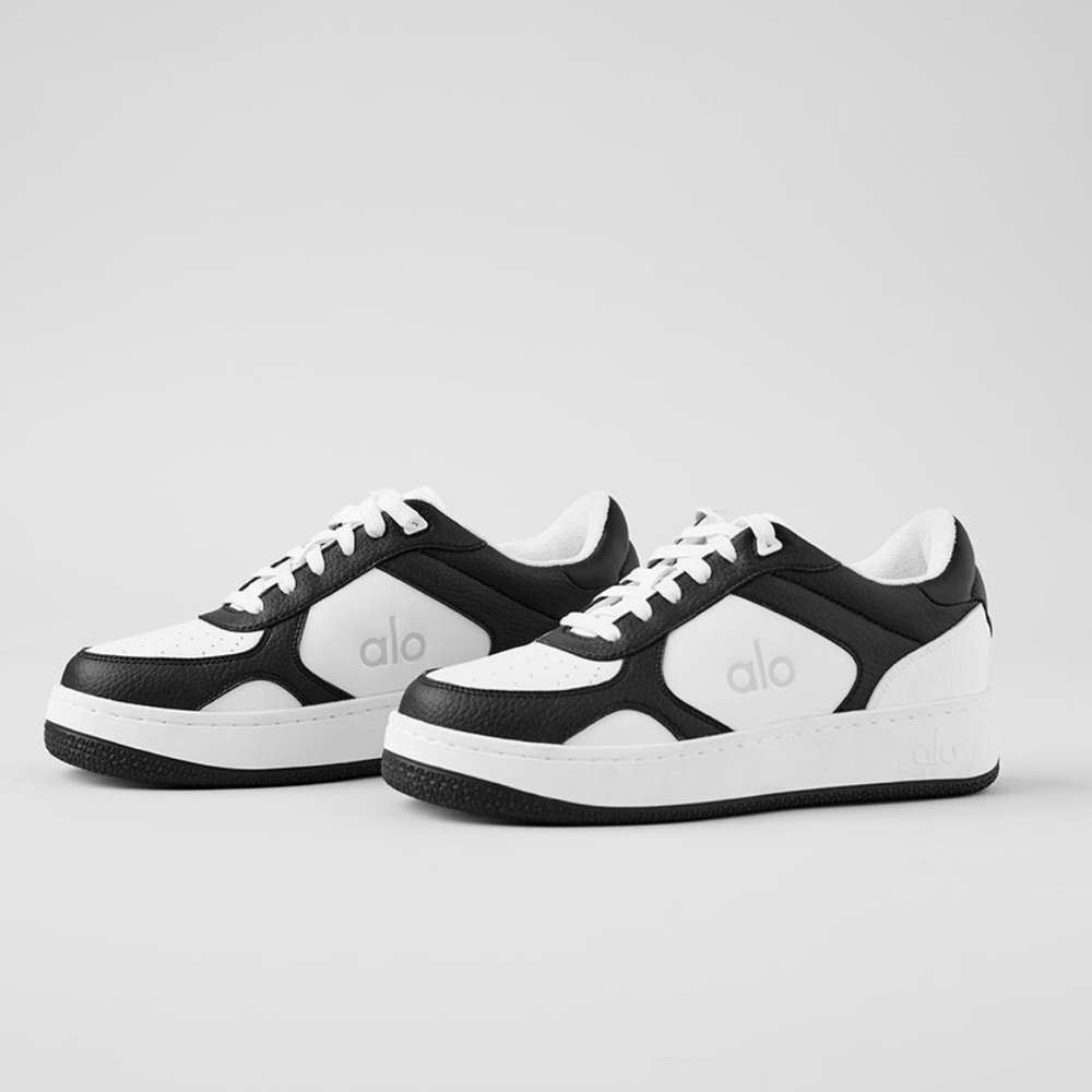 ALO Yoga Recovery Mode Sneakers 🖤🤍